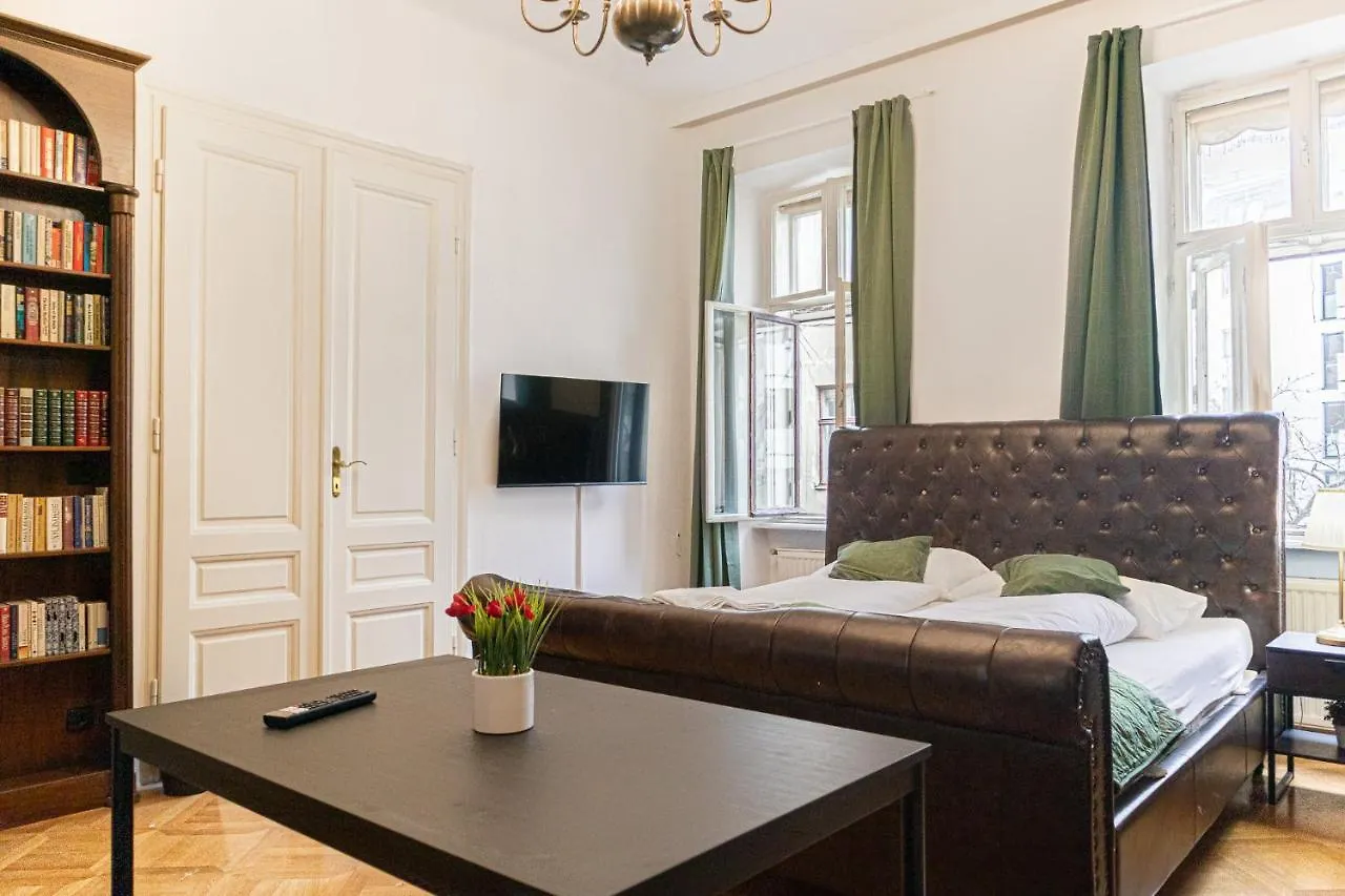Apartment Large 4Br Apt Near Karlsplatz Ideal For Big Groups Vienna
