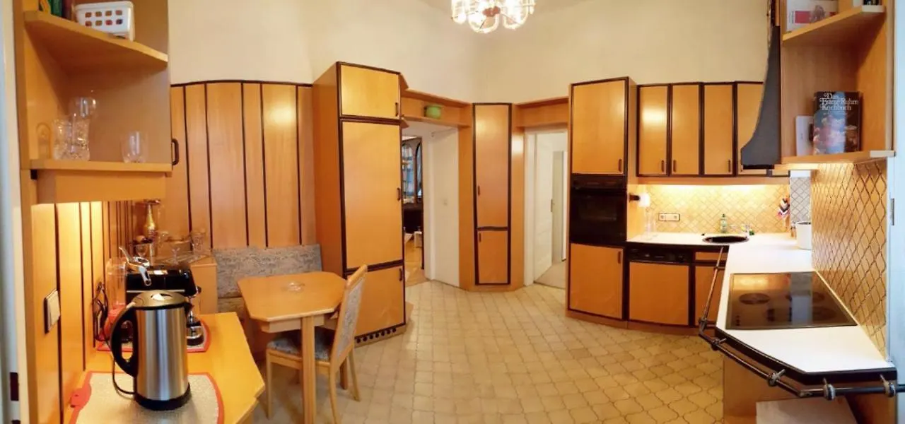 Large 4Br Apt Near Karlsplatz Ideal For Big Groups Vienna