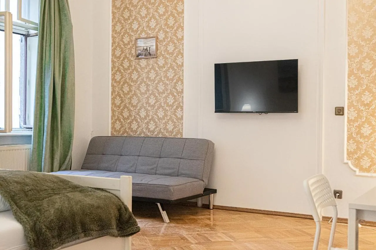 Large 4Br Apt Near Karlsplatz Ideal For Big Groups Vienna Austria