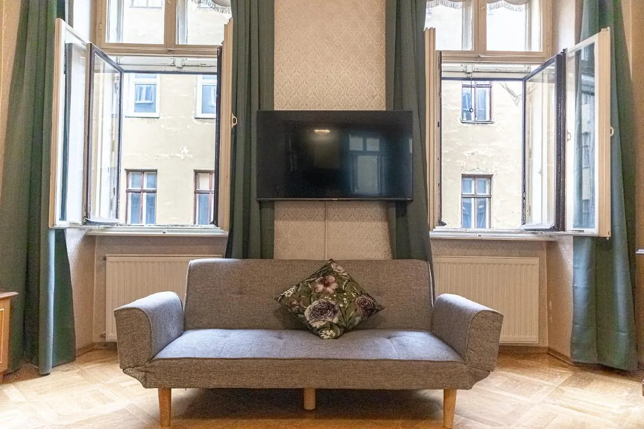 Large 4Br Apt Near Karlsplatz Ideal For Big Groups فيينا النمسا