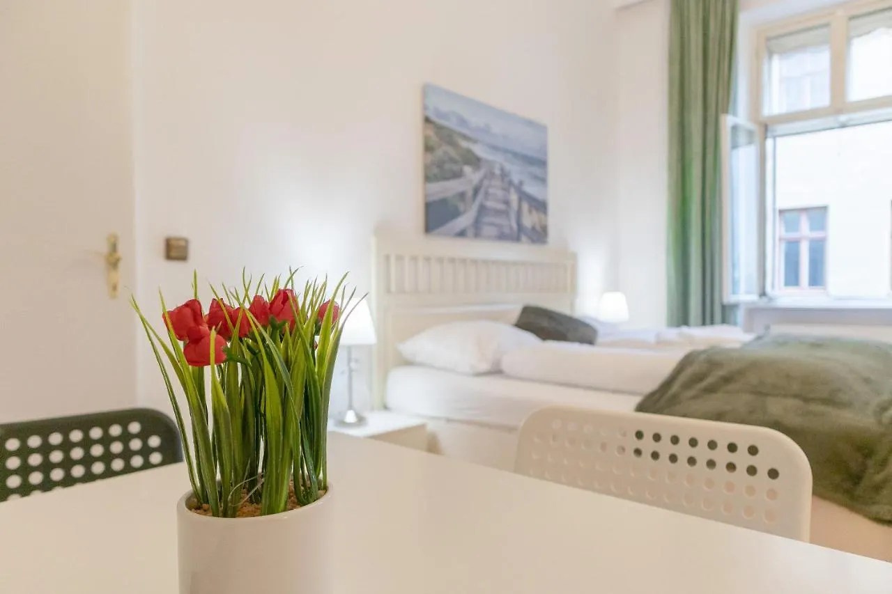 Large 4Br Apt Near Karlsplatz Ideal For Big Groups فيينا