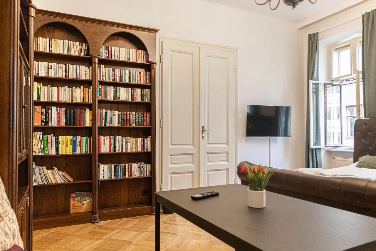 Large 4Br Apt Near Karlsplatz Ideal For Big Groups فيينا النمسا