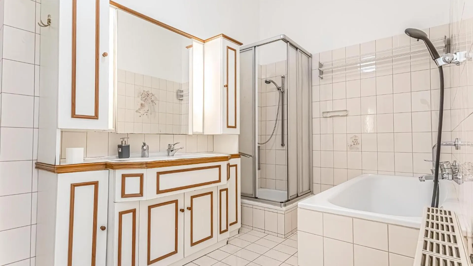 شقة Large 4Br Apt Near Karlsplatz Ideal For Big Groups فيينا