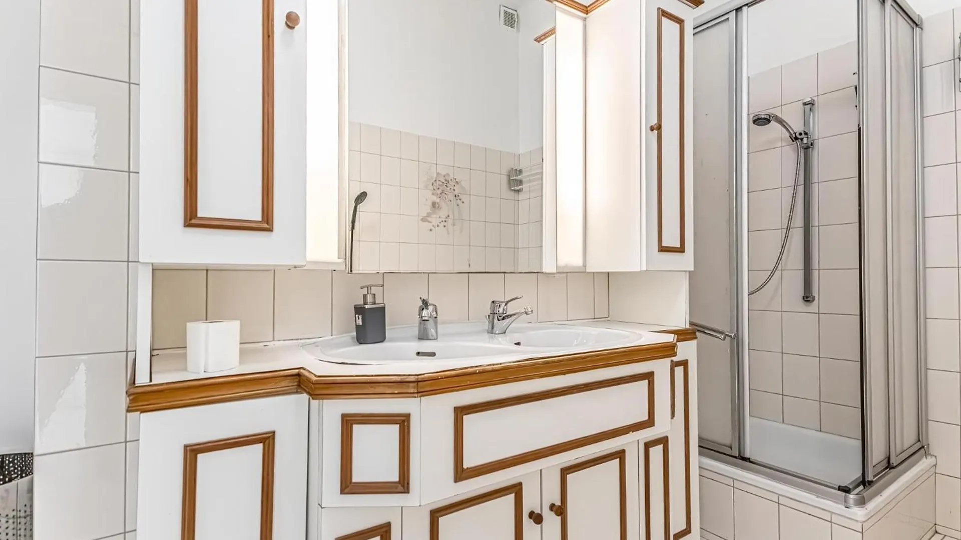 Large 4Br Apt Near Karlsplatz Ideal For Big Groups فيينا النمسا