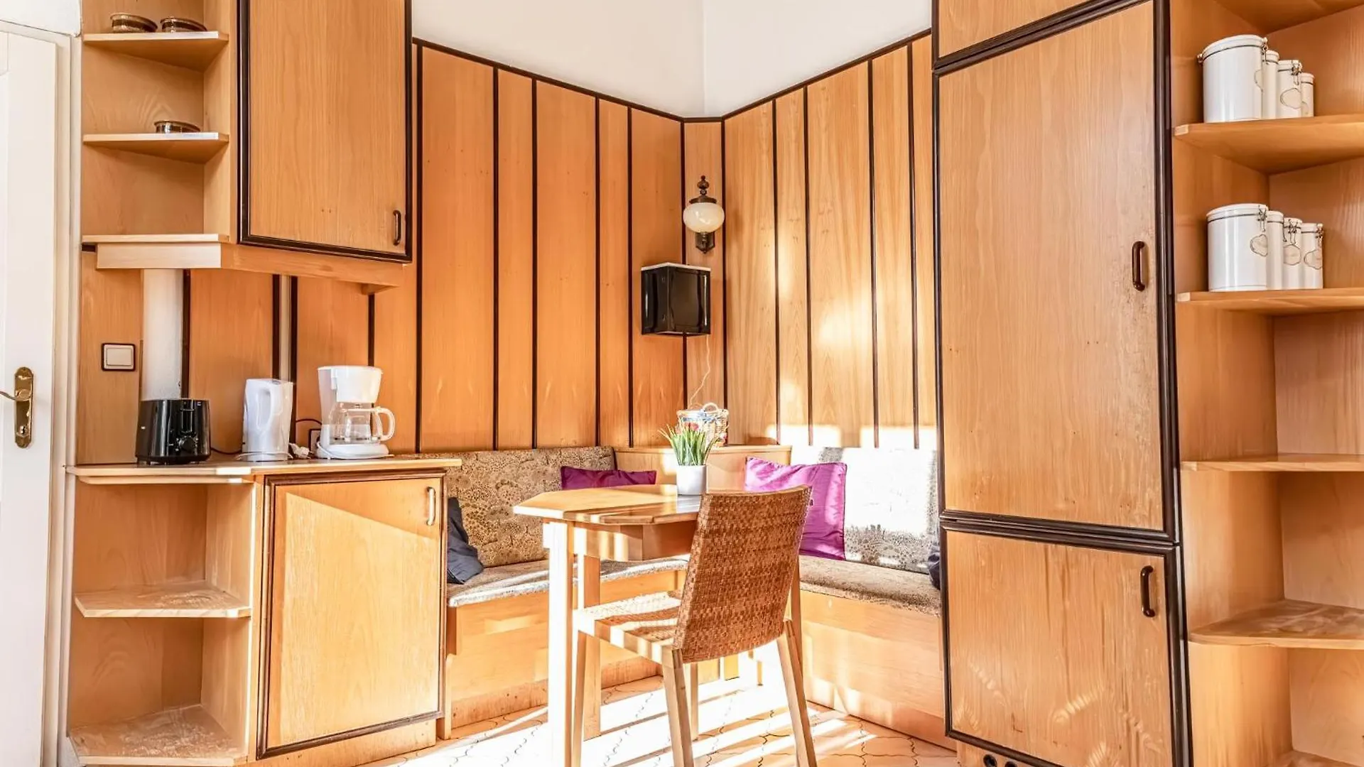 شقة Large 4Br Apt Near Karlsplatz Ideal For Big Groups فيينا النمسا